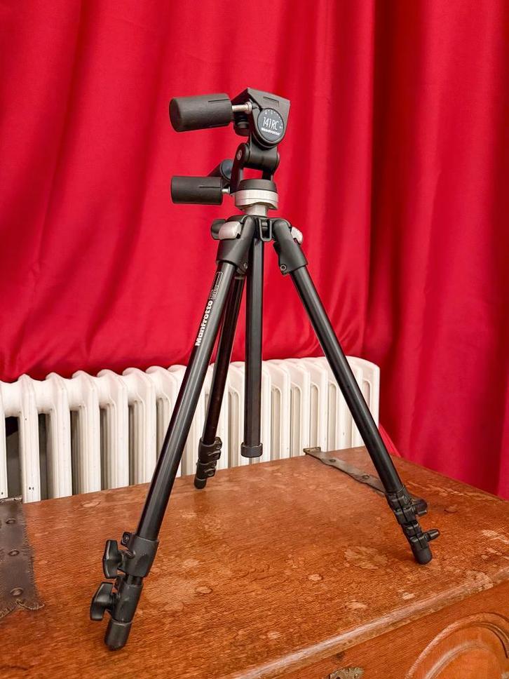 Trépieds Photo/vidéo Manfrotto, TV, Hi-fi & Vidéo, Photo | Trépieds & Rotules, Utilisé, Trépied, 150 à 175 cm, Avec rotule, Enlèvement