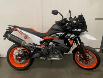 KTM 890 SMT - showroom model