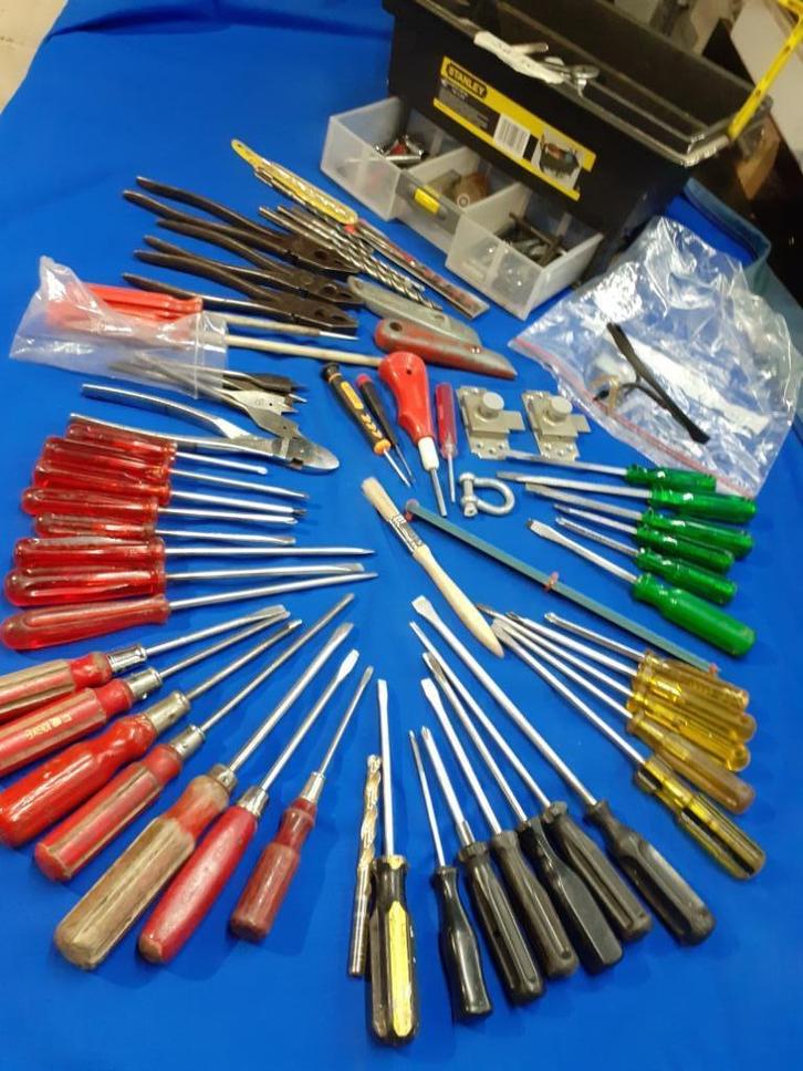 Divers gereedschap en perfect geslepen schroevendraaiers, Doe-het-zelf en Bouw, Gereedschap | Handgereedschap, Ophalen