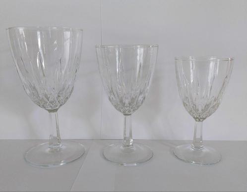 31delig set kristallen wijnglazen Luminarc glazen 22/14/8 cl, Antiquités & Art, Antiquités | Verre & Cristal, Enlèvement ou Envoi