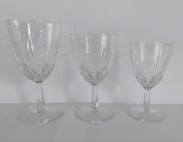 31delig set kristallen wijnglazen Luminarc glazen 22/14/8 cl, Antiek en Kunst, Antiek | Glaswerk en Kristal, Ophalen of Verzenden