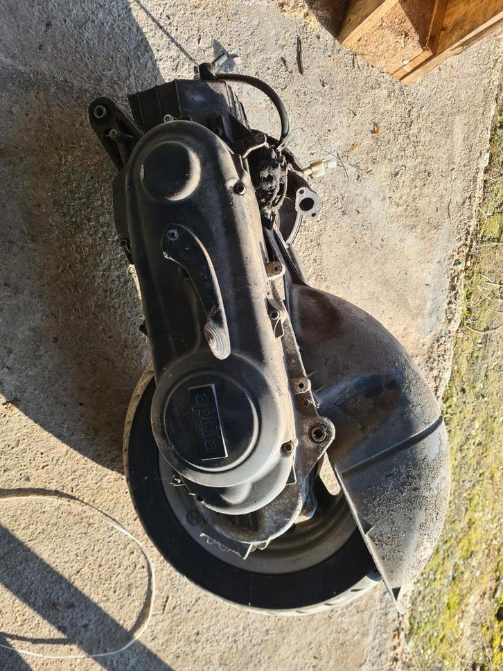 Bloc moteur Aprilia 50cc, bloc 2 temps complet avec une bonn, Vélos & Vélomoteurs, Pièces de cyclomoteur | Général, Bloc, Enlèvement ou Envoi