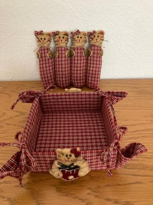Broodmand en onderlegger “katten”, Huis en Inrichting, Woonaccessoires | Schalen en Manden, Zo goed als nieuw, Mand, Vierkant