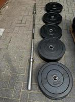 140kg Bumperplates + Olympische Barbell 220cm , 20kg, Halterschijven, Gebruikt, Ophalen
