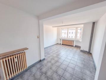 Appartement à louer à Charleroi, 2 chambres beschikbaar voor biedingen