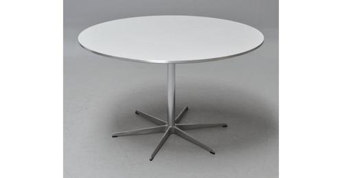 Table circulaire Arne Jacobsen modèle A825, Maison & Meubles, Tables | Tables à manger, Utilisé, Rond, Synthétique, Métal, Enlèvement