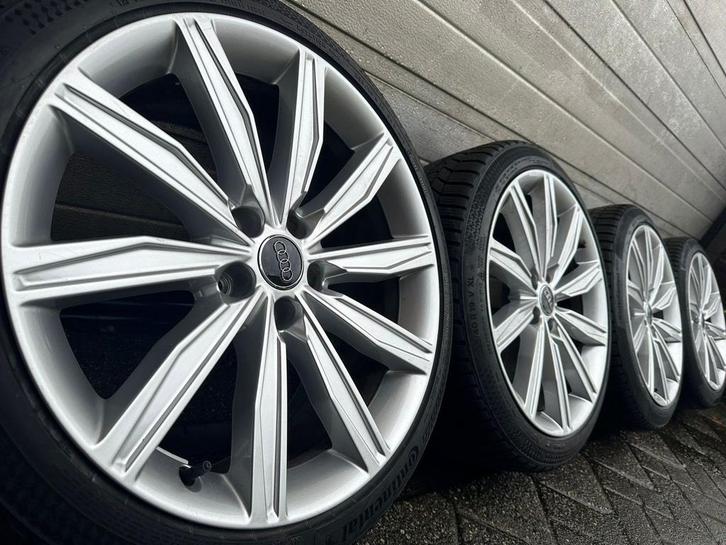 Originele set 19 inch Audi A4 S4 B8 B9 TT TTS s-line velgen, Auto-onderdelen, Banden en Velgen, Banden en Velgen, Winterbanden
