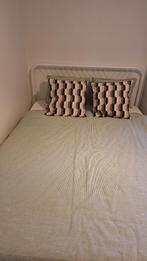 Metalen bedframe met verstelbare lattenbodem en matras, Huis en Inrichting, Slaapkamer | Bedden, Ophalen, Verstelbaar, Wit, 140 cm