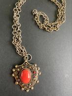 Long collier vintage en forme d'amulette orange, Comme neuf, Enlèvement ou Envoi, Orange