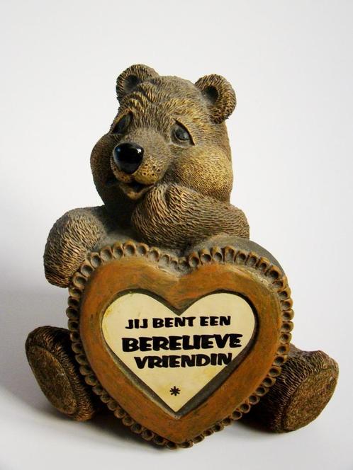 Beer met tekst in hart : "Jij bent een BERELIEVE vriendin", Verzamelen, Beren en Cherished Teddies, Zo goed als nieuw, Beeldje