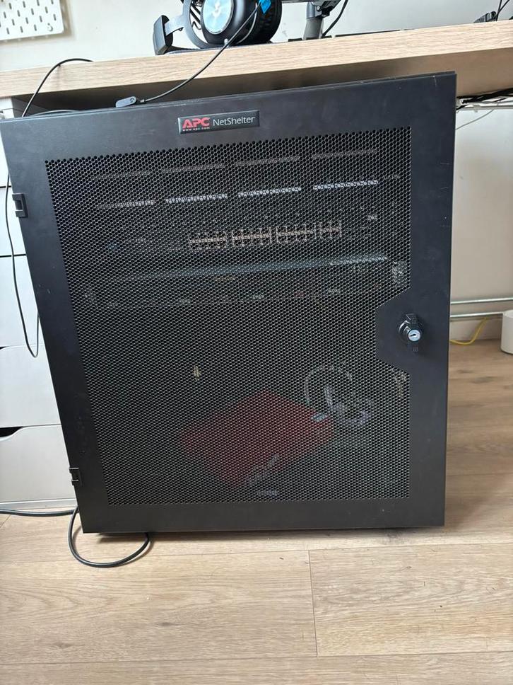 Volledige server, Computers en Software, Servers, Zo goed als nieuw, Ophalen