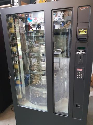 Brood / fruit/ zuivel automaat gekoeld  beschikbaar voor biedingen