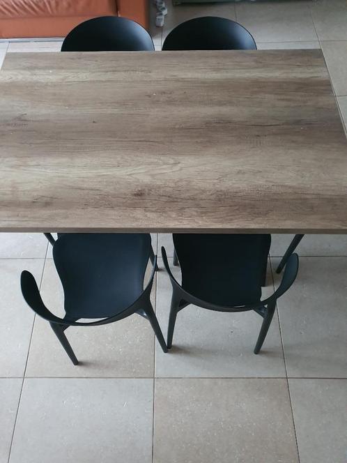 Houten Eettafel met metalen poten, Huis en Inrichting, Tafels | Eettafels, Zo goed als nieuw, 100 tot 150 cm, 50 tot 100 cm, Vijf personen of meer