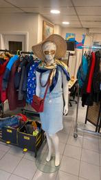 Vrouwelijke mannequin, Ophalen, Zo goed als nieuw, Kleding