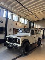 Land Rover Defender 110 TD5 2006, Auto's, Wit, Grijs, Dealer onderhouden, SUV of Terreinwagen