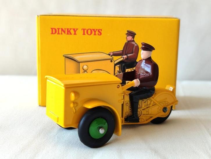 Dinky, Hobby en Vrije tijd, Modelauto's | 1:43, Zo goed als nieuw, Overige typen, Dinky Toys, Ophalen of Verzenden