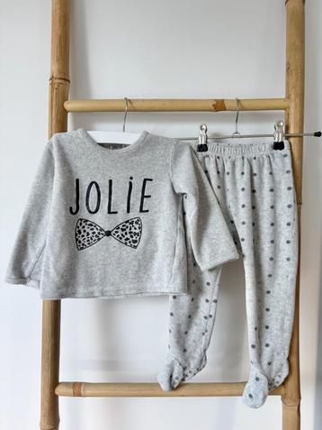 Pyjama maat 86 beschikbaar voor biedingen