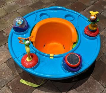 Chaise bébé de jeux et réhausseur beschikbaar voor biedingen