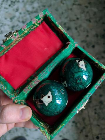 Chinese ontspanningsballen — met decoratieve doos beschikbaar voor biedingen