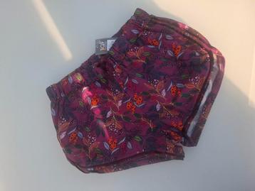 Negen mooie paarse shorts L beschikbaar voor biedingen