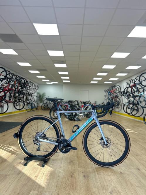 1000km Focus Izalco Max 8.7 Carbon Racefiets, Sport en Fitness, Wielrennen, Zo goed als nieuw, Ophalen of Verzenden