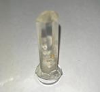 Kwartspunt op voetje - 22gram - 63mm x 14mm, Verzamelen, Mineralen en Fossielen, Ophalen of Verzenden, Mineraal