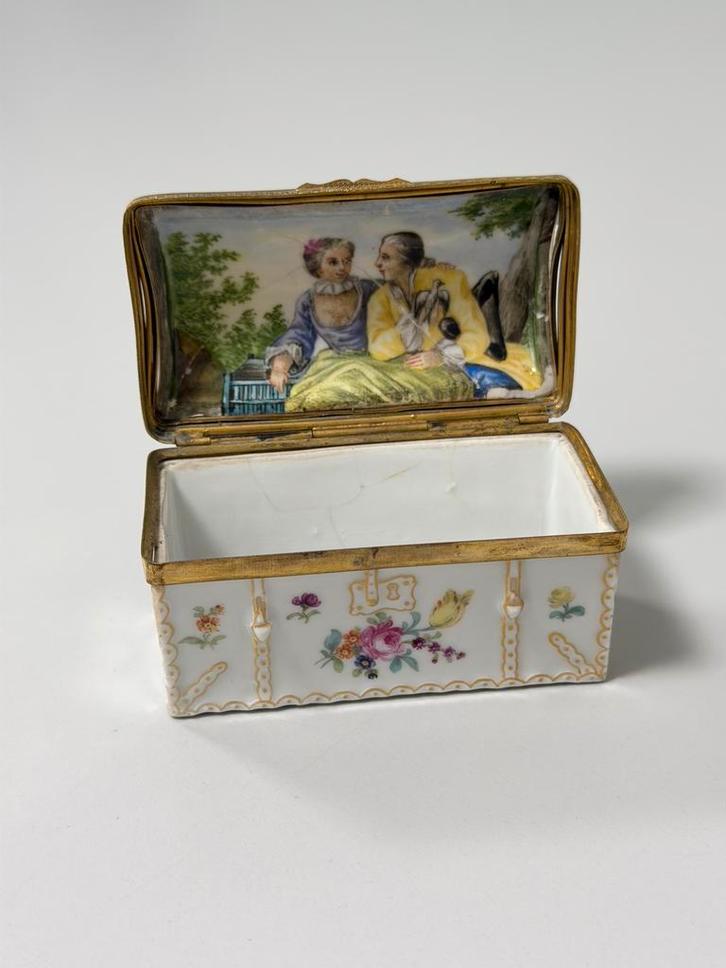 Tabatière ancienne en porcelaine 19 siècle peinte à la main, Antiquités & Art, Curiosités & Brocante, Enlèvement ou Envoi