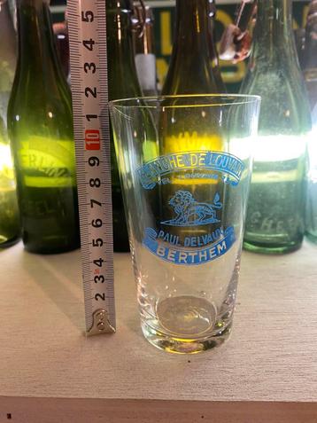 Oud blauw gezuurd bierglas blanche de louvain berthem beschikbaar voor biedingen