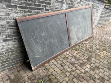 Schoolbord beschikbaar voor biedingen