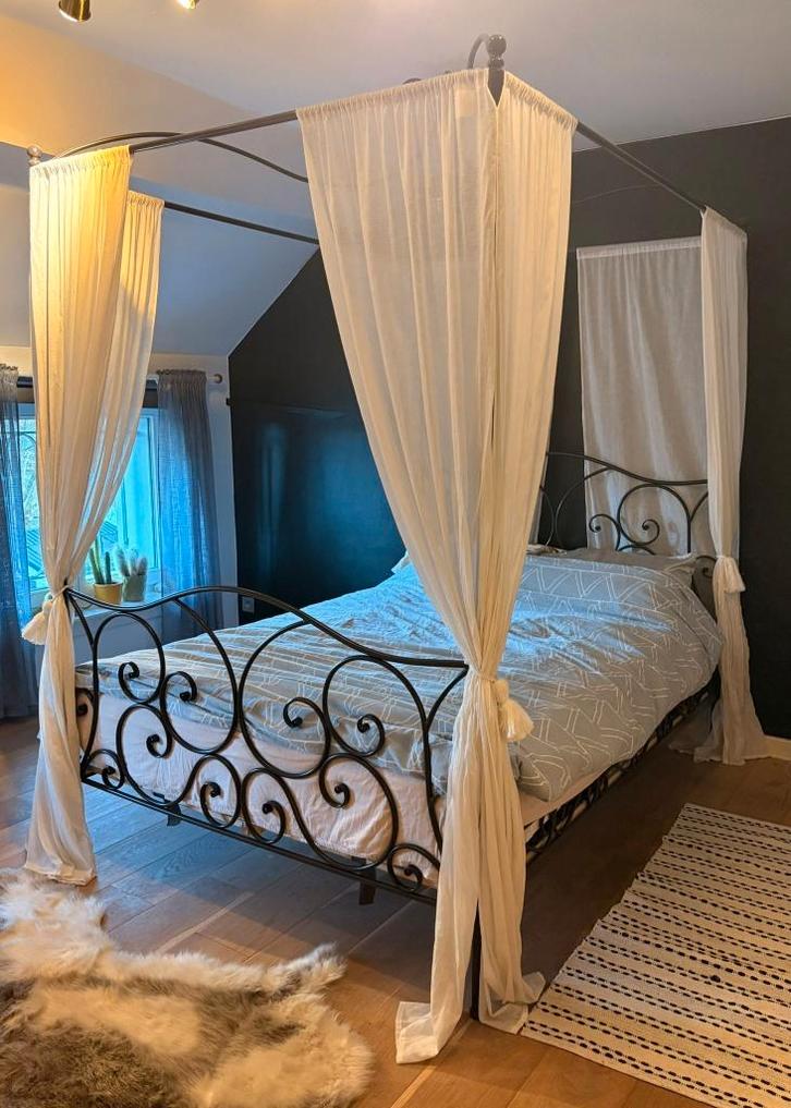 Smeedijzeren hemelbed, Huis en Inrichting, Slaapkamer | Bedden, Zo goed als nieuw, Tweepersoons, 160 cm, 200 cm, Metaal, Zwart