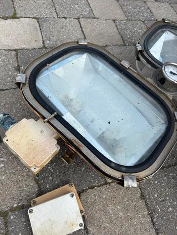 Scheeps lichten (fareS) plus druk meters beschikbaar voor biedingen