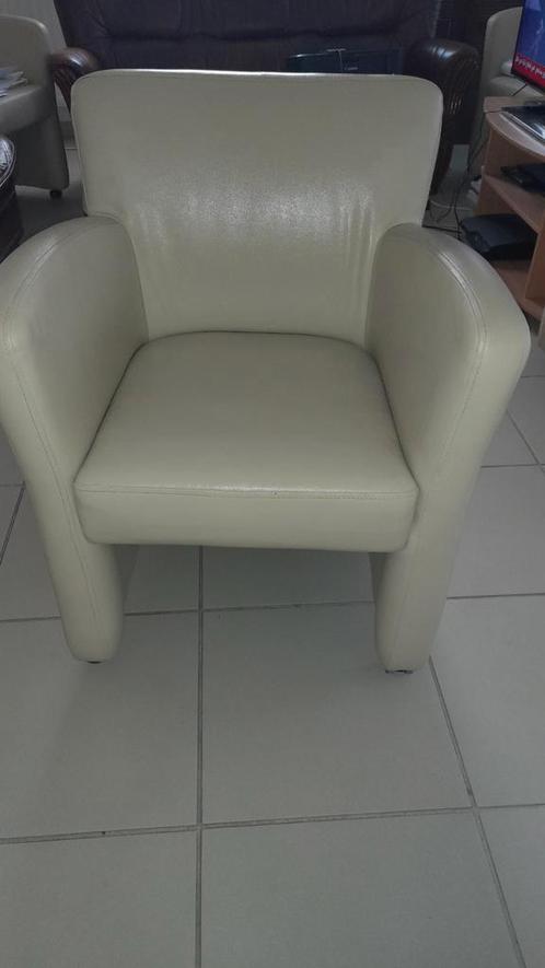 Lot de 4 fauteuils club cuir blanc casser pour salon, Maison & Meubles, Chaises, Comme neuf, Cuir, Blanc