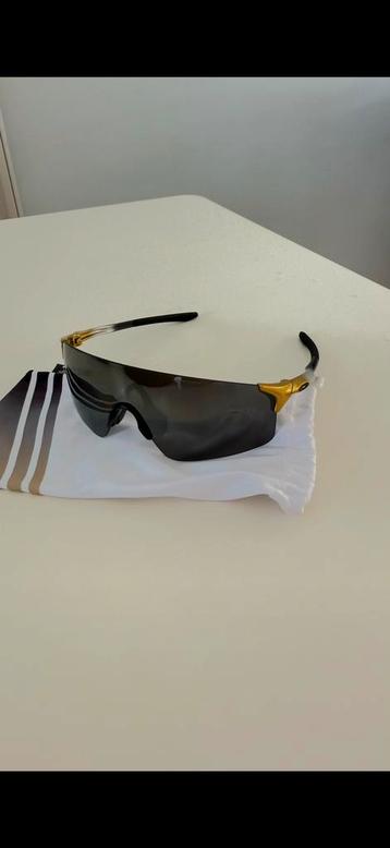 Nieuwe oakley brillen beschikbaar voor biedingen