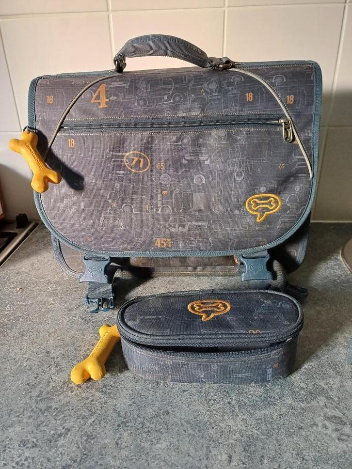 Boekentassen lagere school + pennenzak, Handtassen en Accessoires, Tassen | Schooltassen, Gebruikt, Aktetas of Boekentas, Ophalen