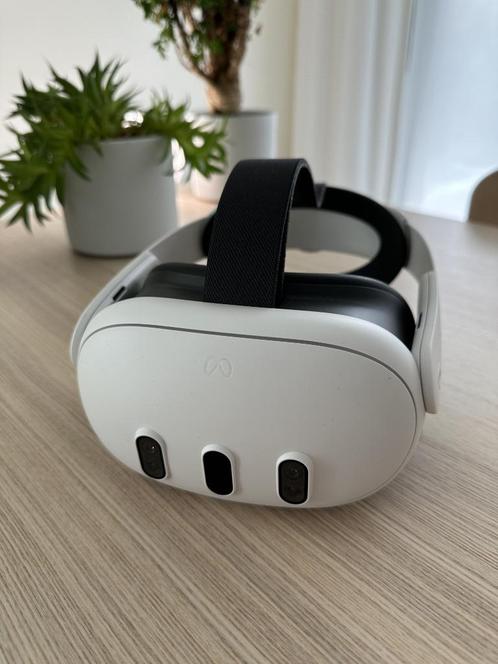 Meta Quest 3 128 GB + Elite Strap, Carrying Case & Extras, Games en Spelcomputers, Virtual Reality, Zo goed als nieuw, VR-bril