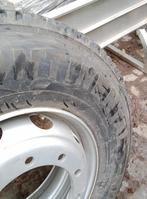 Pneus pour camions, Enlèvement