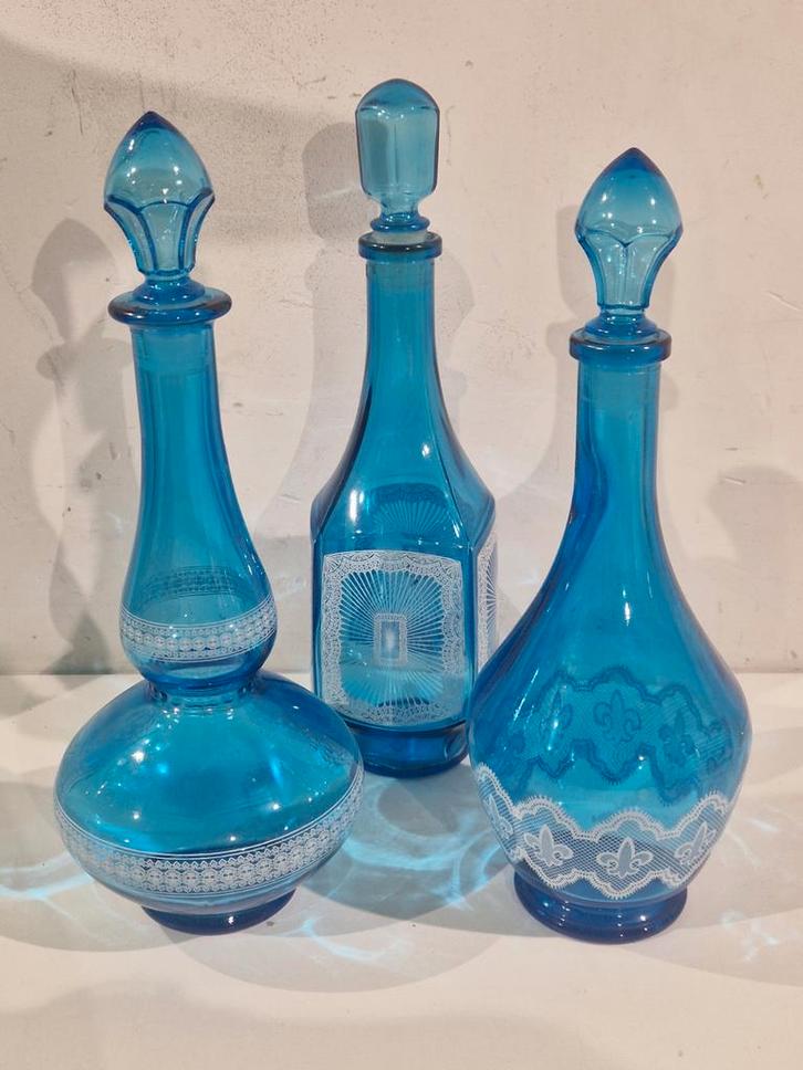 3 Made in Belgium karaffen me stop , soort kantafwerking in, Antiek en Kunst, Antiek | Glaswerk en Kristal, Ophalen of Verzenden