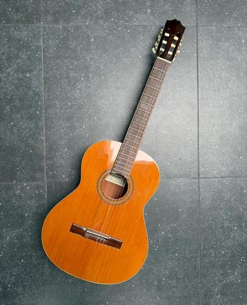 Gitaar beschikbaar voor biedingen