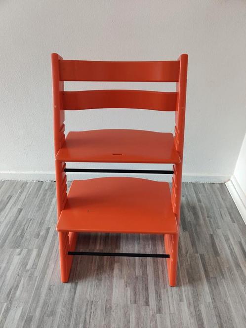 Oranje Stokke Tripp Trapp nieuw model in prima staat., Kinderen en Baby's, Kinderstoelen, Zo goed als nieuw, Meegroeistoel, Aanschuifbaar