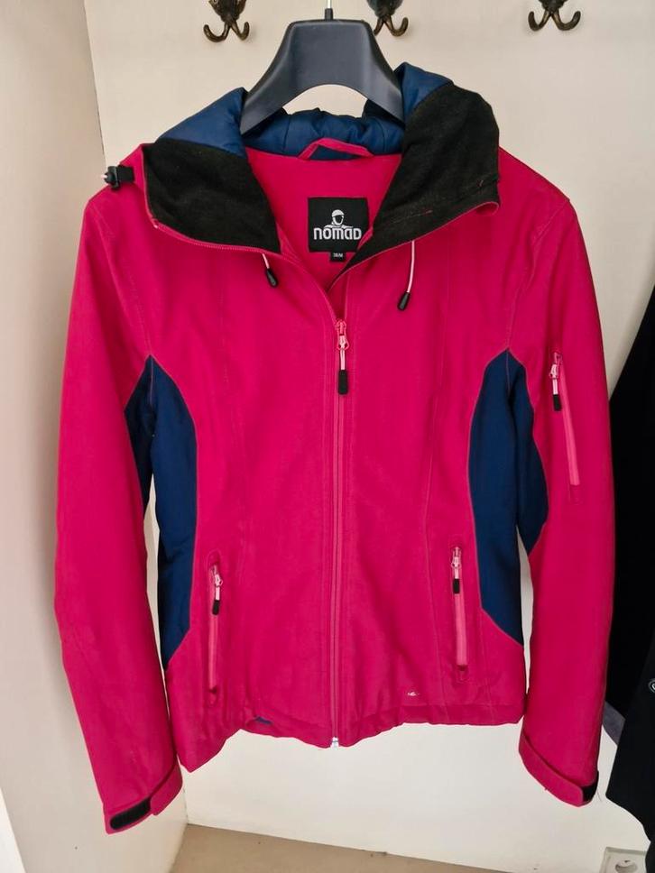 Heel mooie softshell sportjas maat M van het merk Nomad., Kleding | Dames, Wintersportkleding, Zo goed als nieuw, Jack, Maat 38/40 (M)