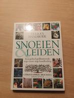 Christopher Brickell - Terra's handboek snoeien & leiden, Boeken, Natuur, Ophalen of Verzenden, Christopher Brickell