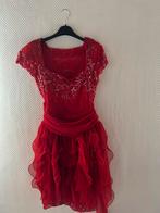 Robe de bal rouge avec détails, Vêtements | Femmes, Comme neuf, Robe de gala, Enlèvement, Rouge