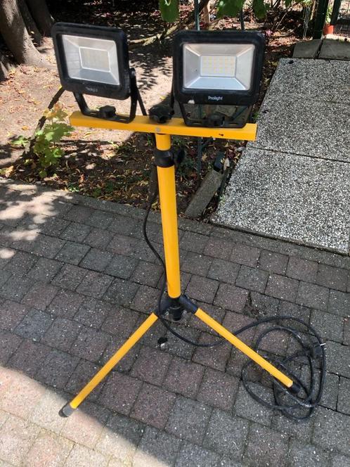 Prolight dubbele LED bouwlamp, Doe-het-zelf en Bouw, Bouwverlichting, Zo goed als nieuw, Met statief, Ophalen