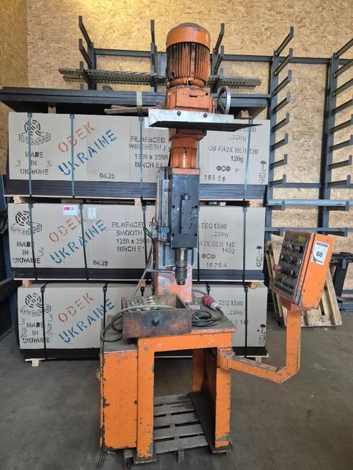 kolomboormachine, Doe-het-zelf en Bouw, Gereedschap | Boormachines, Gebruikt, Kolomboormachine, 600 watt of meer, Variabele snelheid
