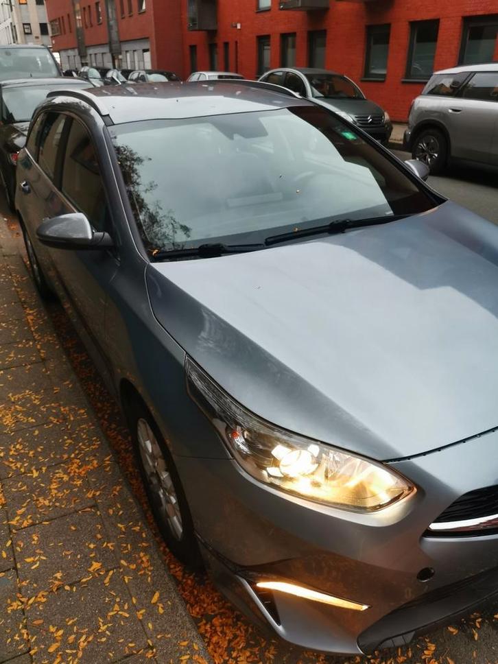 KIA CEED 1.0 T-GDI BENZINE

BOUWJAAR 11/10/2021, Autos, Opel, Particulier, Alarme, Système de navigation, Radio, Capteur de pluie