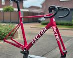 Factor O2 VAM V2 Red Velvet | Maat 54 | Frameset + cockpit, 28 inch, Carbon, Zo goed als nieuw, Meer dan 20 versnellingen
