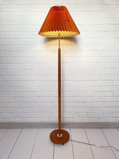 Vintage Deense Mid-Century Vloerlamp | Gratis Levering, Huis en Inrichting, Lampen | Vloerlampen, Zo goed als nieuw, 150 tot 200 cm