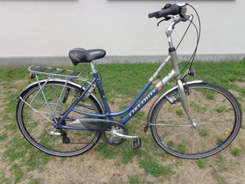 meisjesfietsen  maat 50 beschikbaar voor biedingen