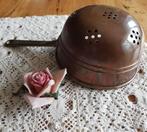 Oud rood koperen steelvergietje met geel koperen steel, Antiek en Kunst, Ophalen of Verzenden