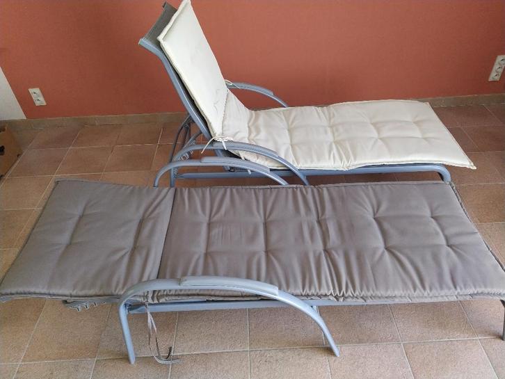 2 ligbedkussens, Tuin en Terras, Tuinmeubel-accessoires, Zo goed als nieuw, Ophalen